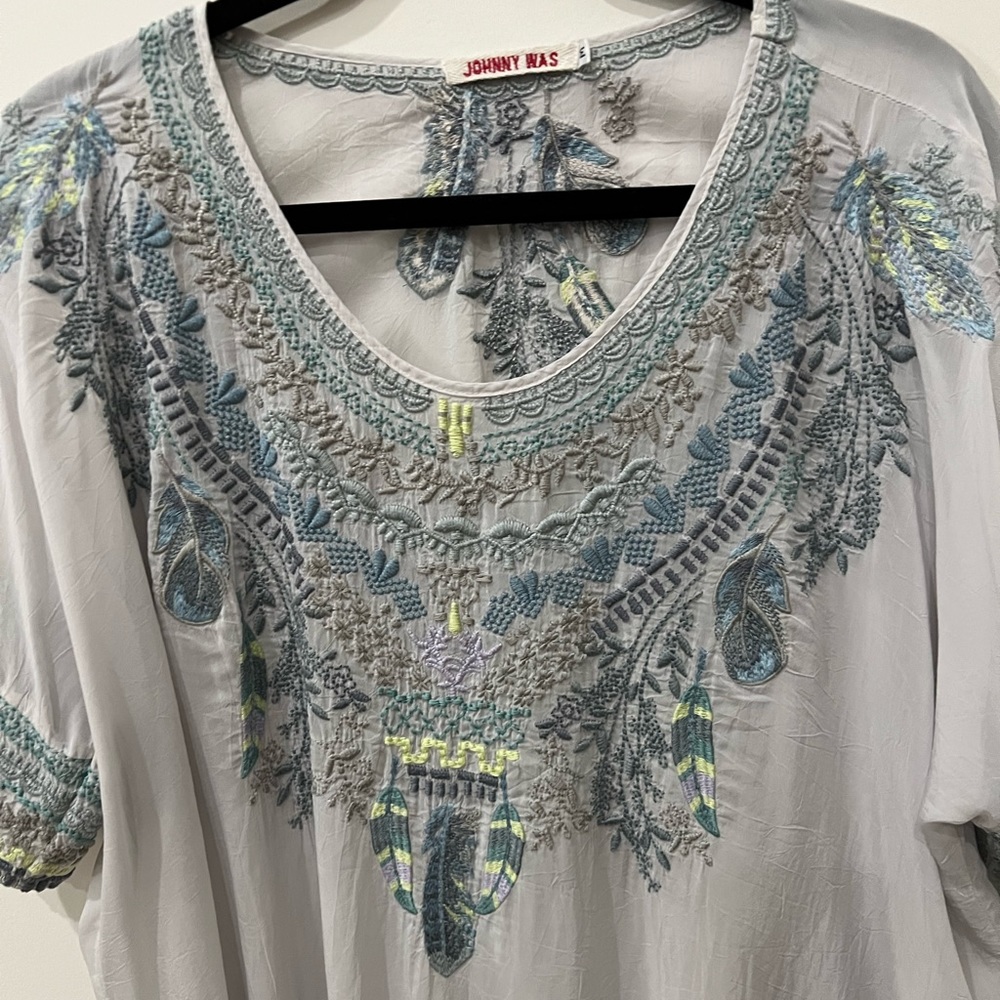 Light silk Johnny Was top size medium